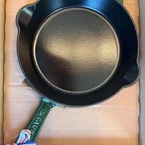 Staub - Cast Iron 8.5-inch Traditional Deep Skillet - Basil